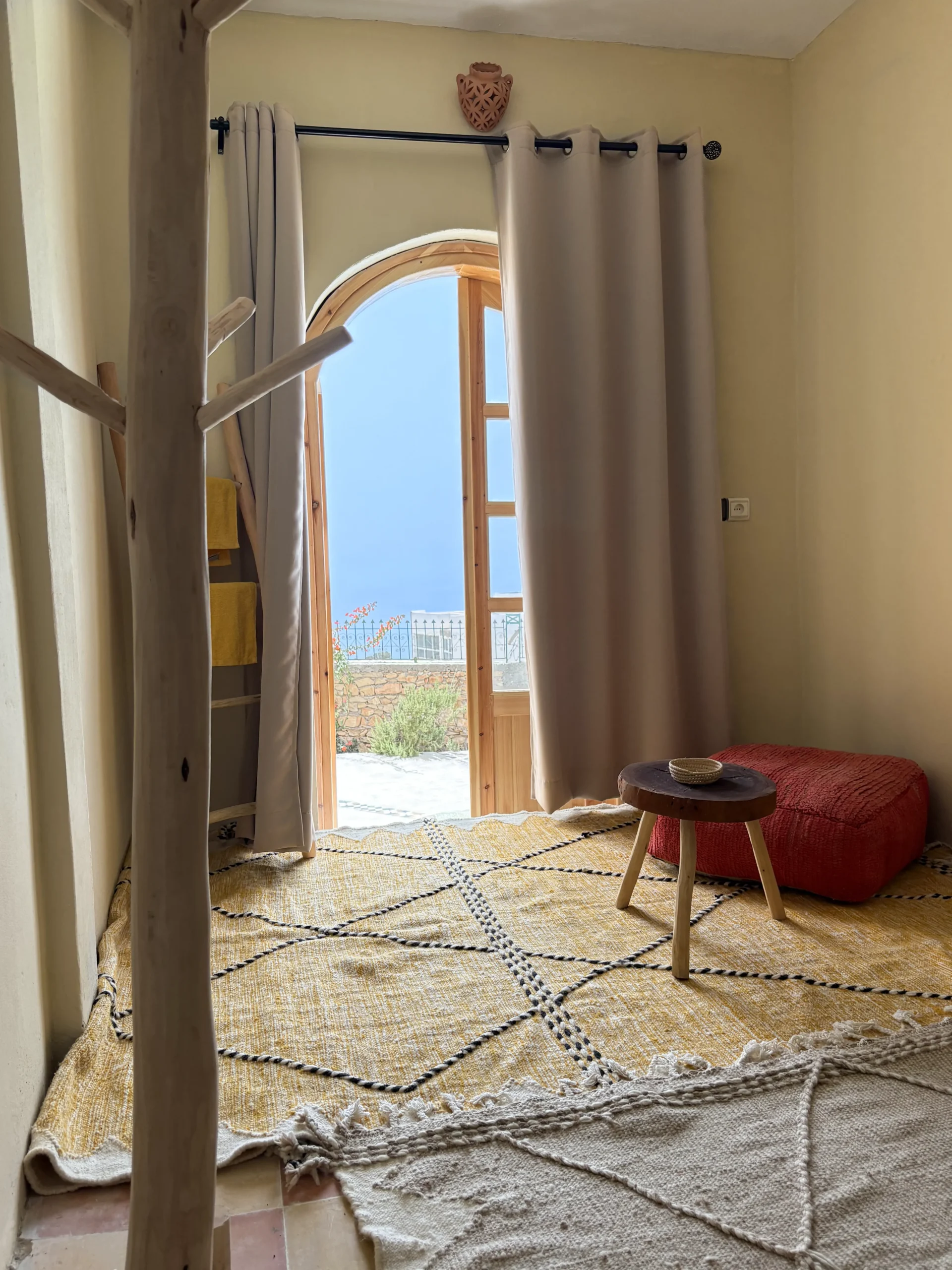 Surfcamp Private room at Taghazout Surf Villa with sea view and direct pool access for all-inclusive Moroccan surf stay